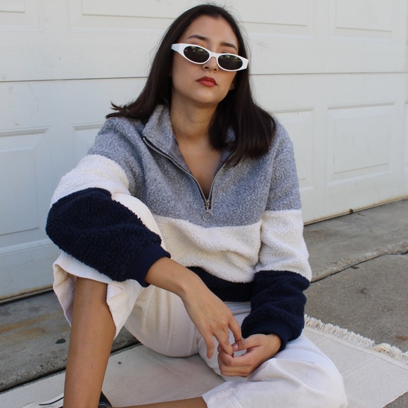 🚨//Fall Essentials// Fluffy Blue Pullover sweater - Picture 6 of 8